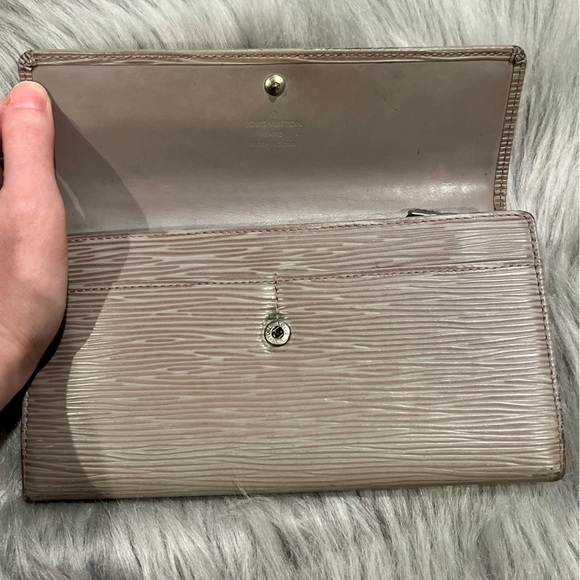 LV VGUC Vintage Epi Sarah Wallet w/Chain - Picture 2 of 11